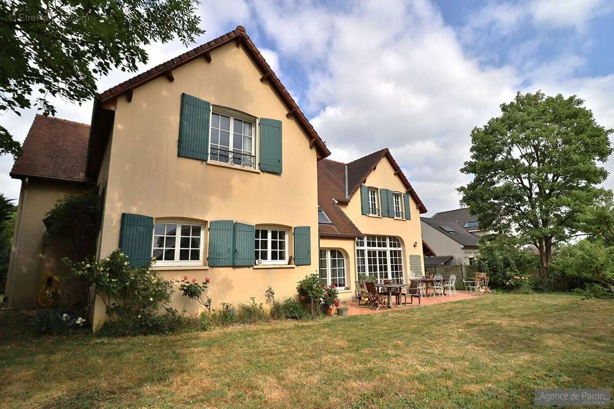 Maison à VERRIERES-LE-BUISSON