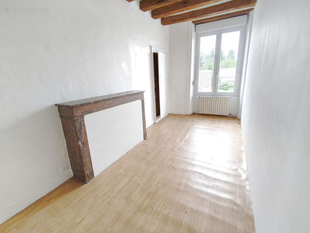 Appartement à SAINT-VINCENT-DU-LOROUER