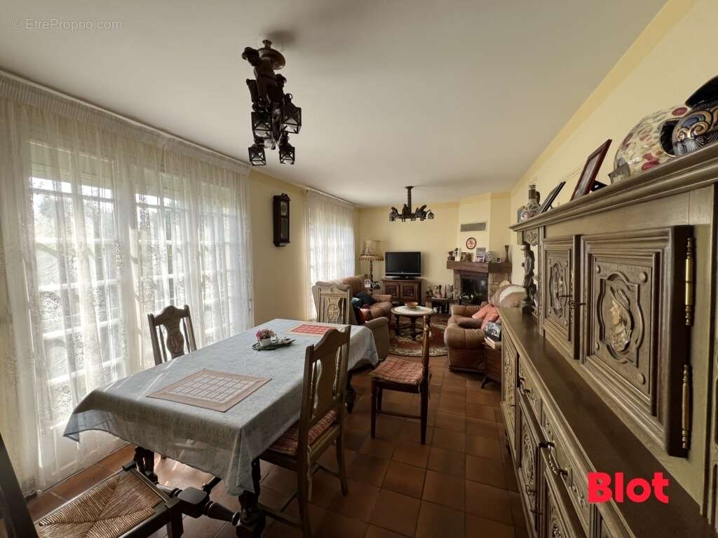 Maison à CORSEUL