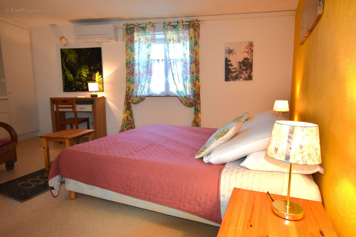 Maison à PUY-L&#039;EVEQUE