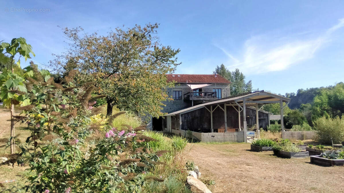 Maison Rustique Restaurée, 4 Chambres, 2,5ha, Vue, Dépendances, Bord de Rivière – Lessac (86) - photo 5