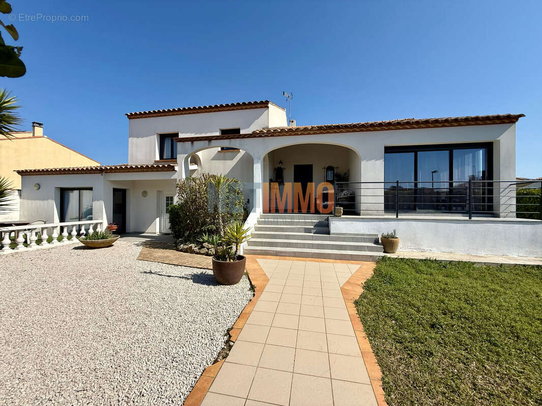 Maison à MAUGUIO
