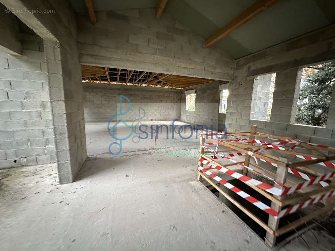 Maison à SAINTE-ANASTASIE