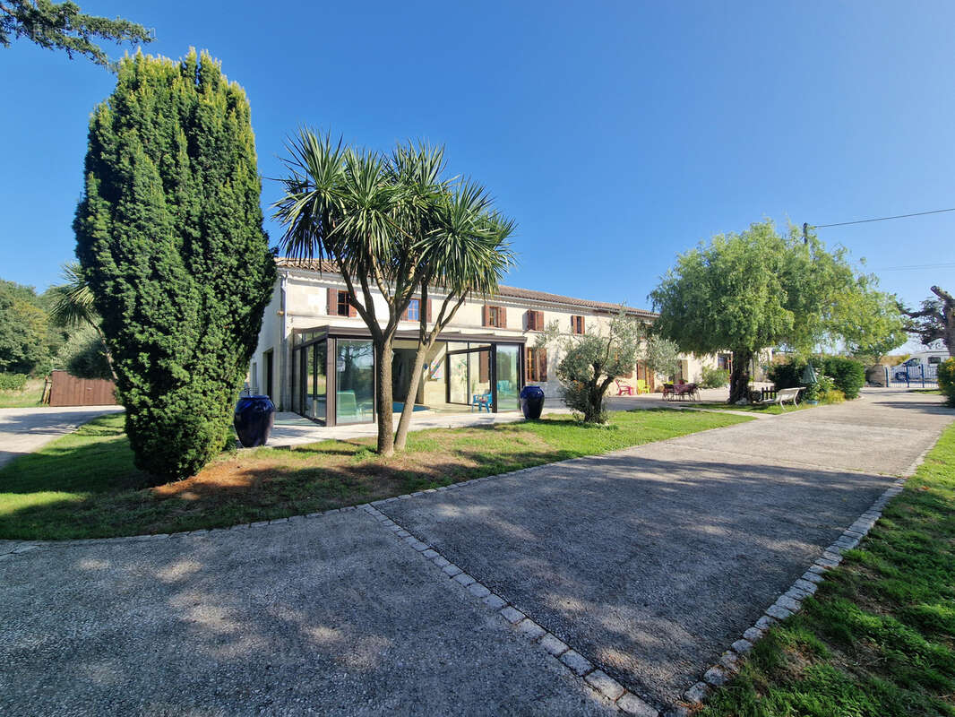 Maison à TUGERAS-SAINT-MAURICE