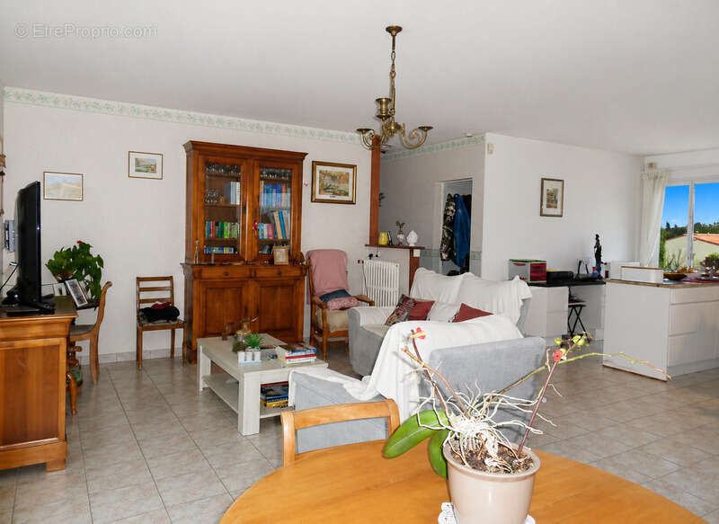 Maison à FONTCOUVERTE