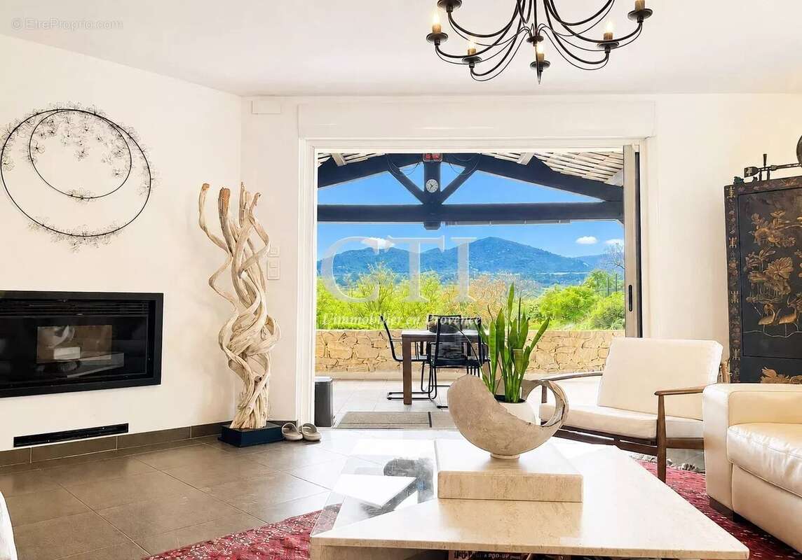Un havre de paix suspendu entre ciel et montagne : propriété en pierre de caractère avec jardin paysager et piscine - photo 6