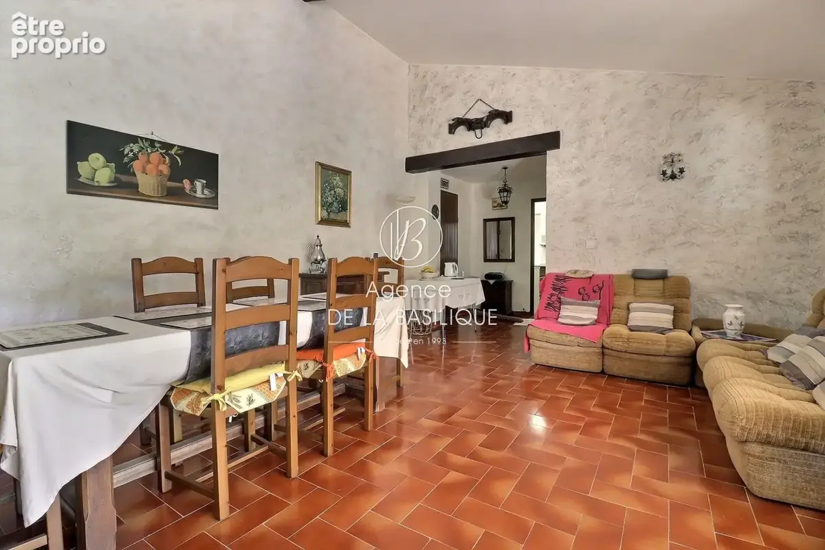 Maison 5 pièces 115 m² à vendre à Saint-Maximin-La-Sainte-Baume (83470) - photo 3