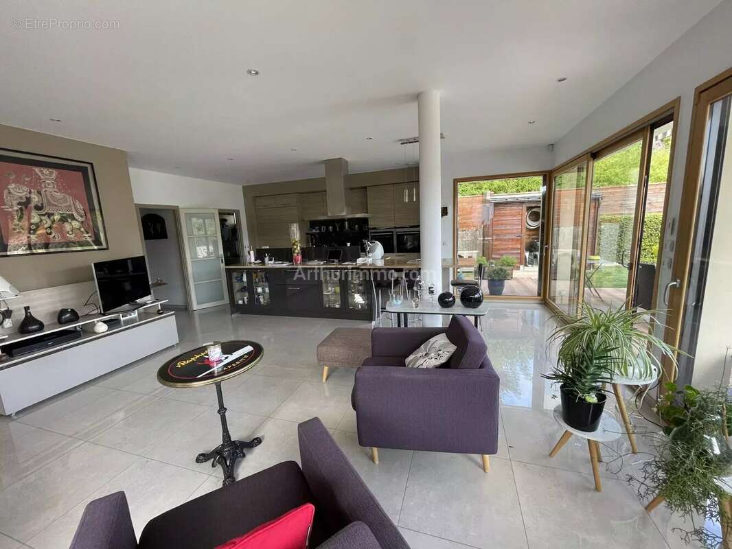 Maison à SOISY-SUR-SEINE