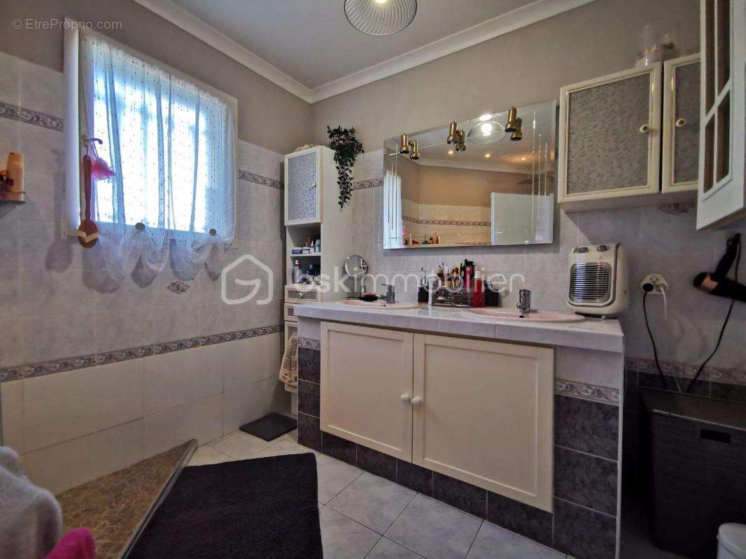 Maison à ROQUEMAURE