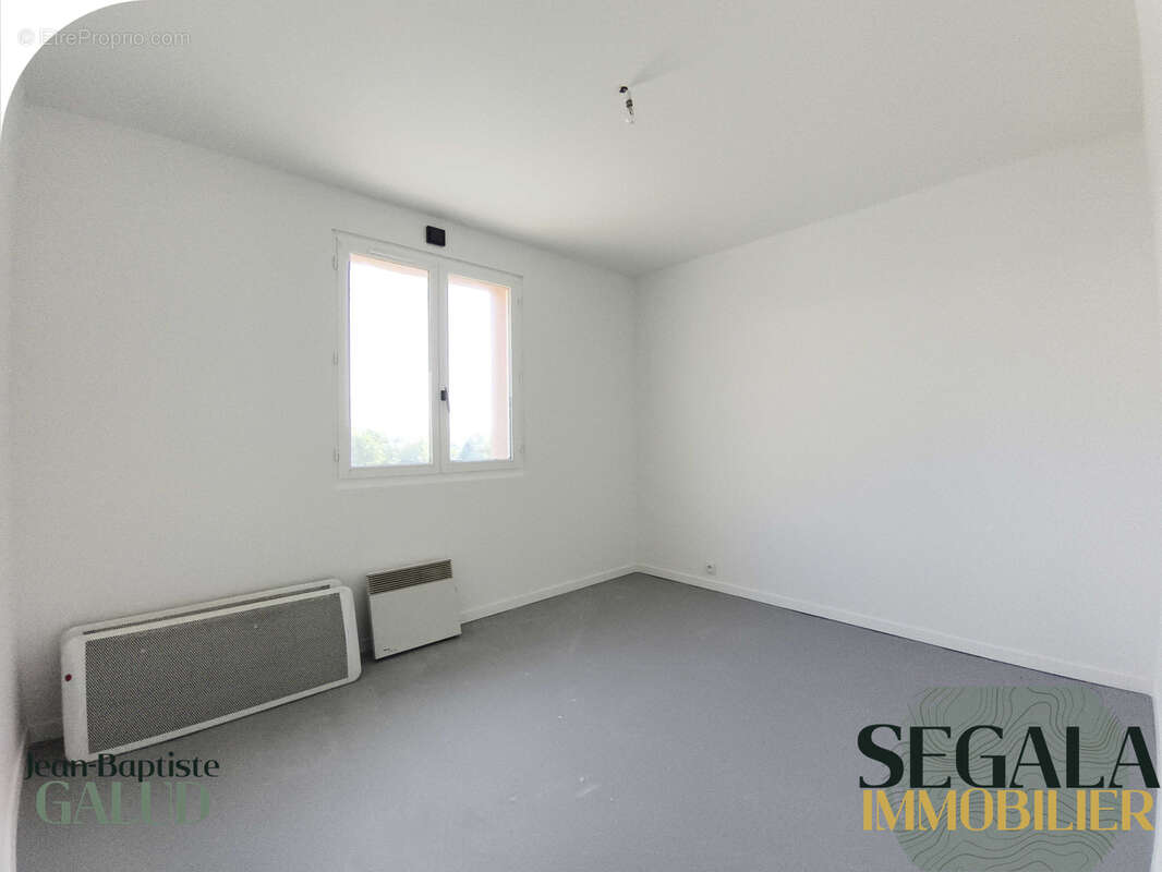 Maison à MIRANDOL-BOURGNOUNAC