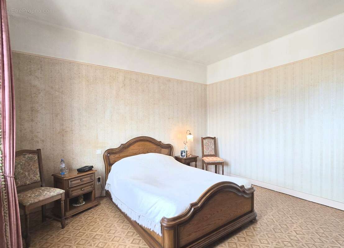 Chambre 1 - Maison à FORMERIE