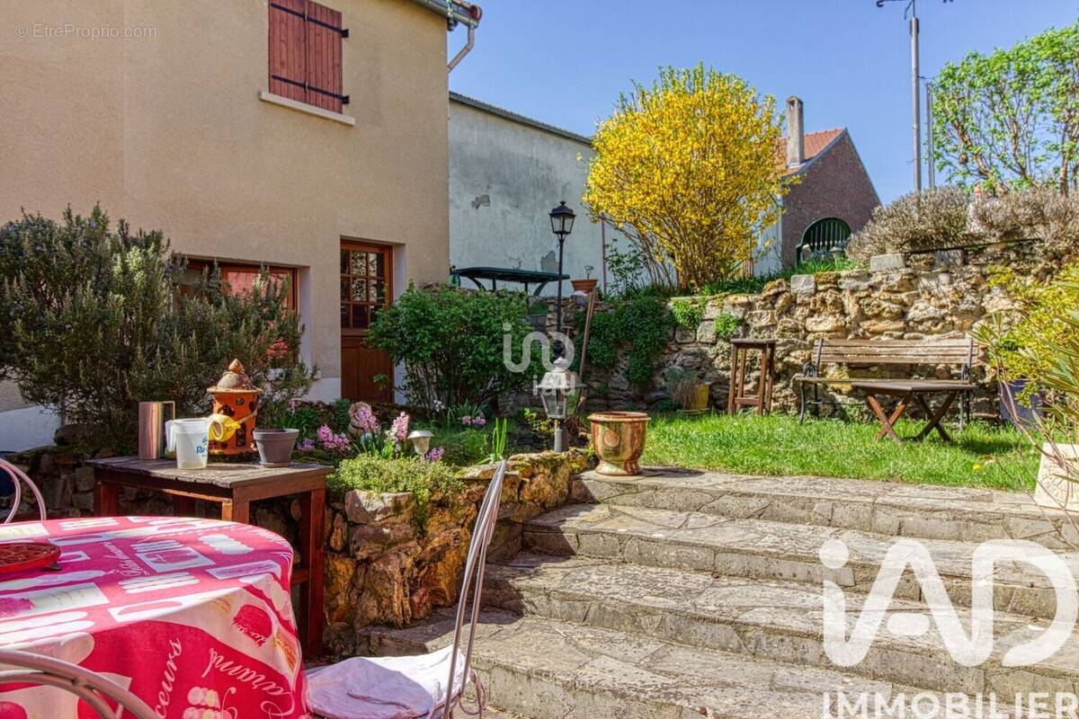 Photo 1 - Maison à MONTLIGNON