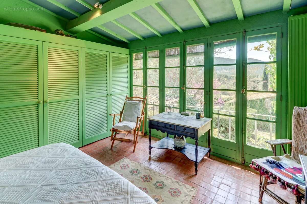 Maison à BAGNOLS-EN-FORET