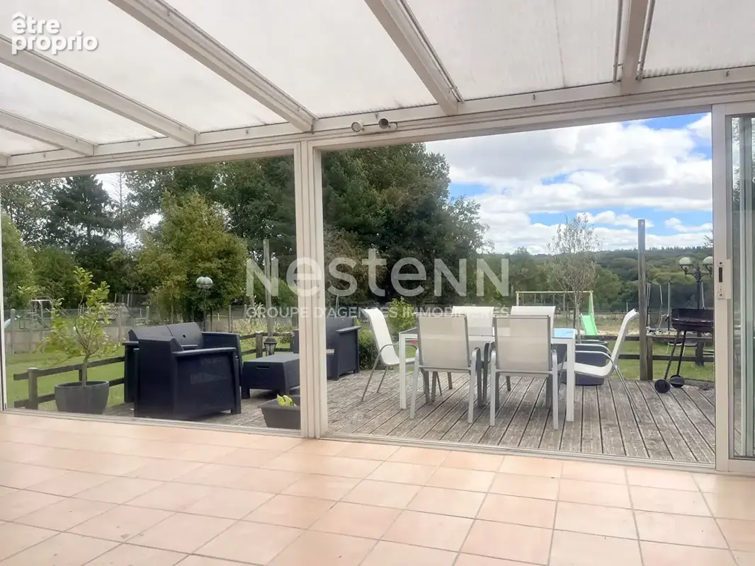 Maison aux volumes exceptionnels. 200m² habitables, 4 chambres, dont 2 suites parentales, sous-sol total, terrain d'environ 5 00 - photo 5