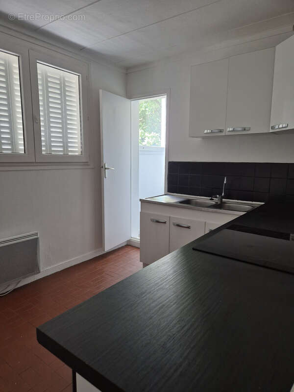 Appartement T3 de 61 m2 avec balcon et cave - photo 3