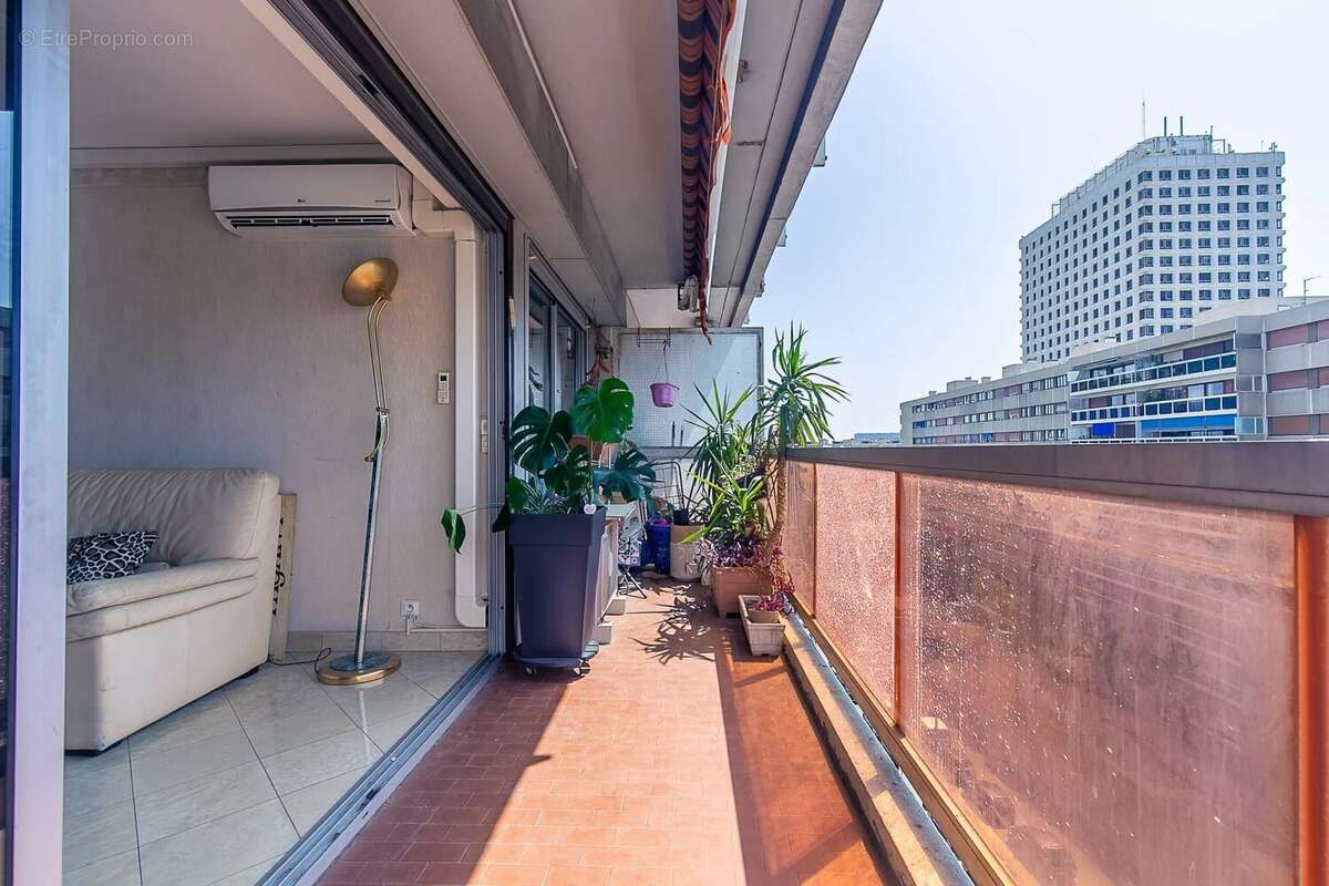 Appartement à MARSEILLE-6E