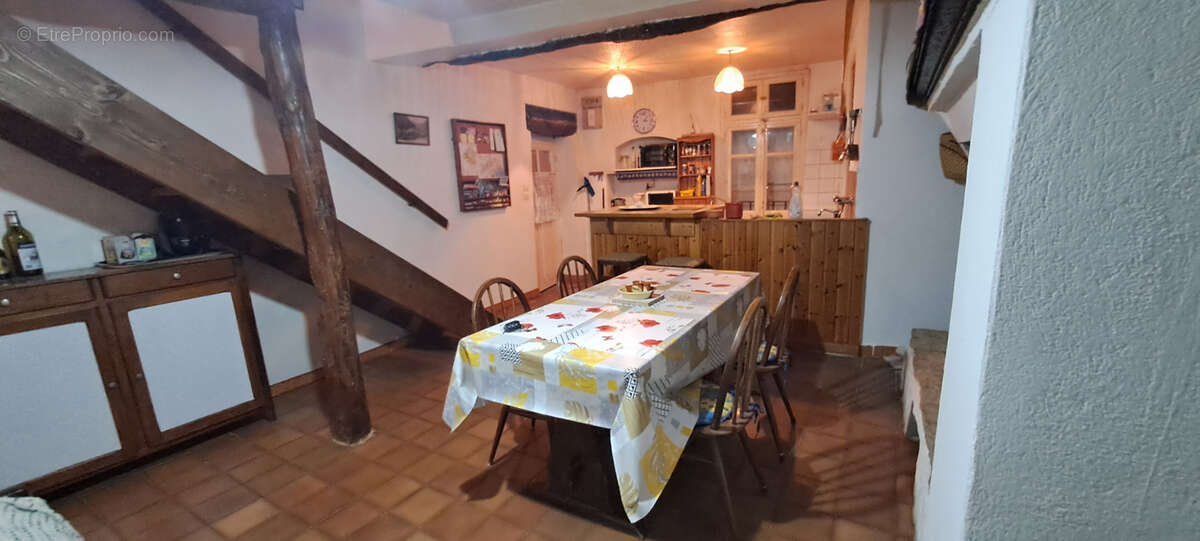 Maison à PEGAIROLLES-DE-L'ESCALETTE