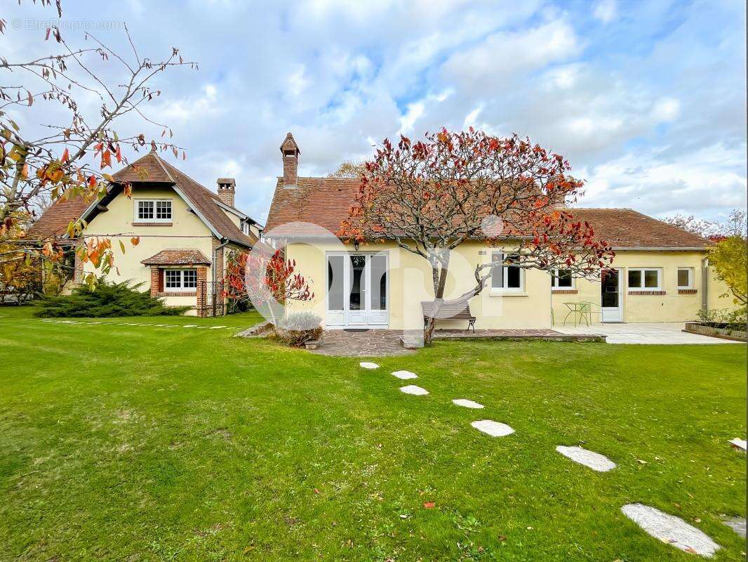 Maison à MARCILLY-LA-CAMPAGNE