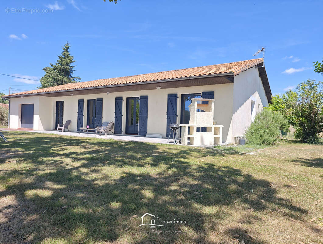 Maison à LOUBIGNE