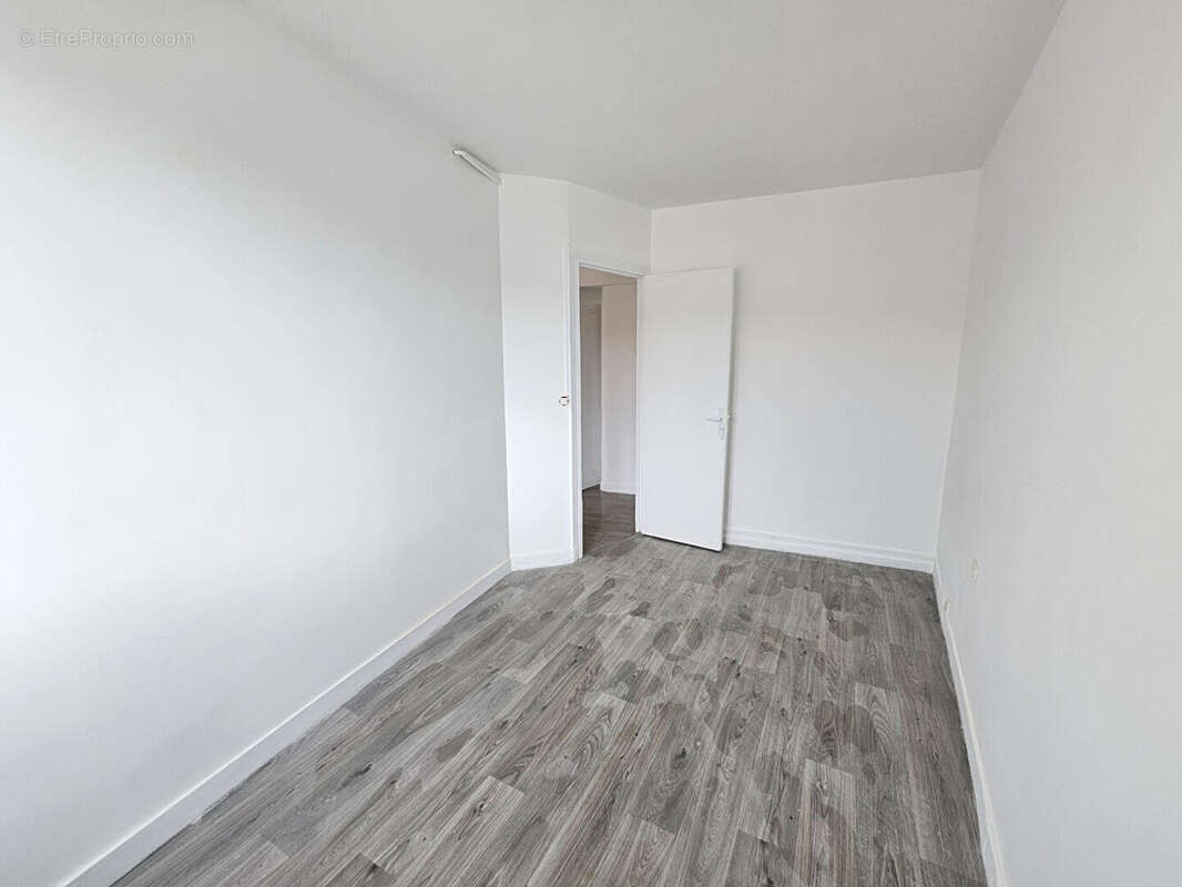Appartement à AUBERVILLIERS