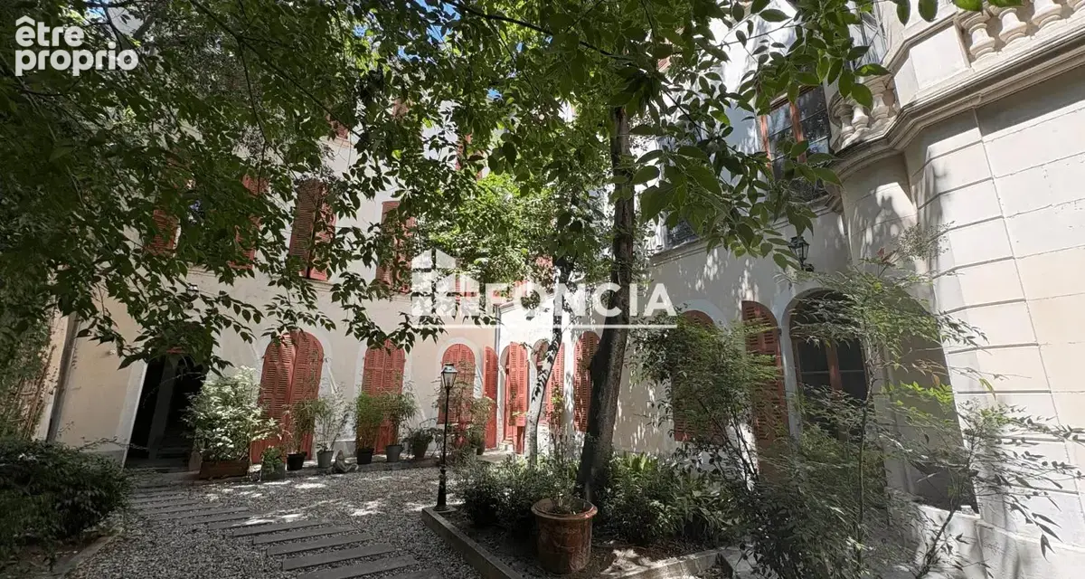 Avignon intra-muros : charmant T2 de caractère dans un ancien hôtel particulier - photo 2