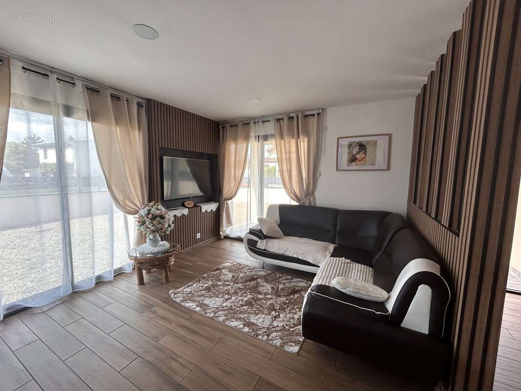 Maison à PARENTIGNAT