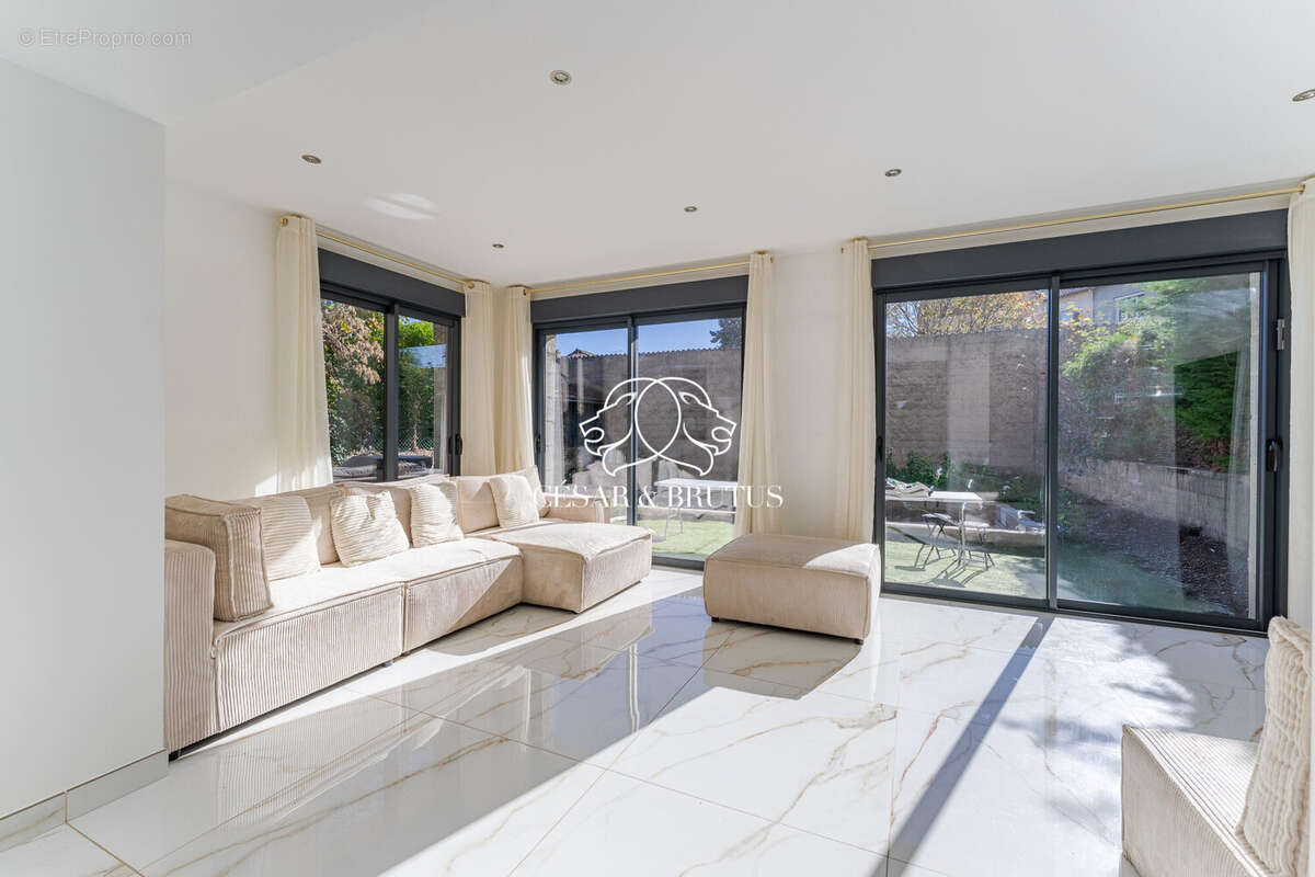 Maison à VILLEURBANNE