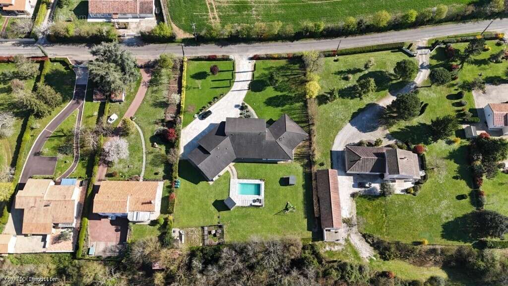 Magnifique Villa Avec 5 Chambres et Piscine - Entre Ruffec & Verteuil-Sur-Charente - photo 29
