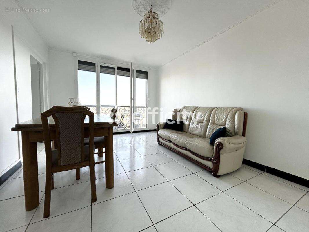 Appartement à BONDY