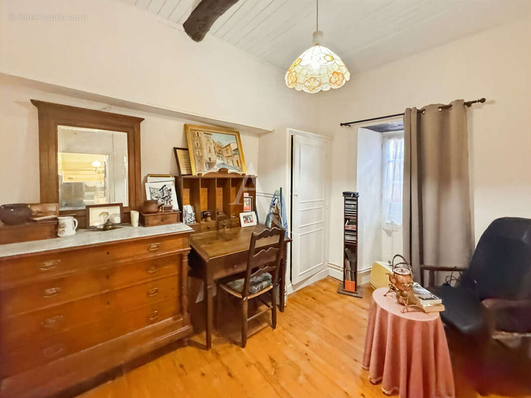 Maison à PUY-L&#039;EVEQUE