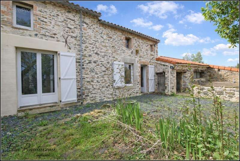 Maison à MONTAIGU