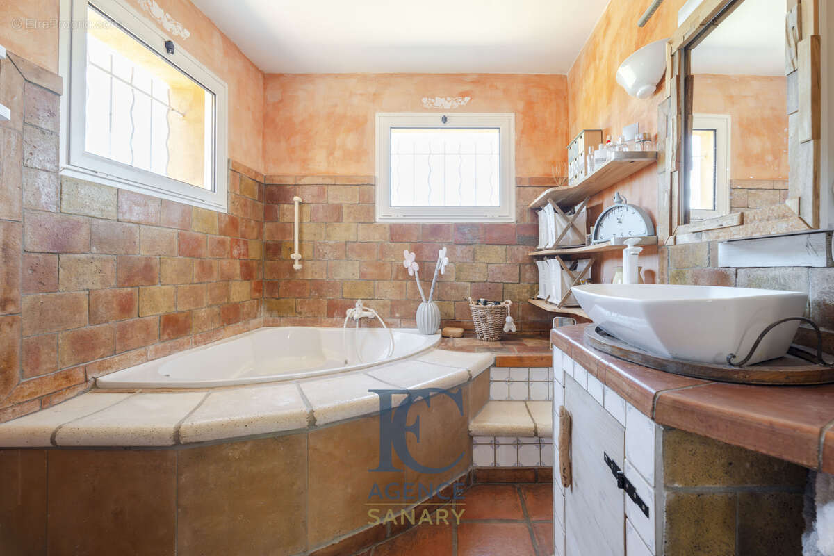 Maison à LA CADIERE-D&#039;AZUR