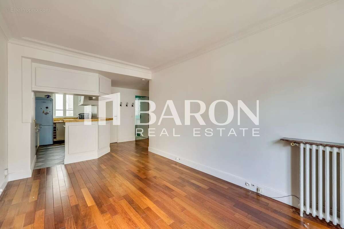 Appartement à PARIS-17E