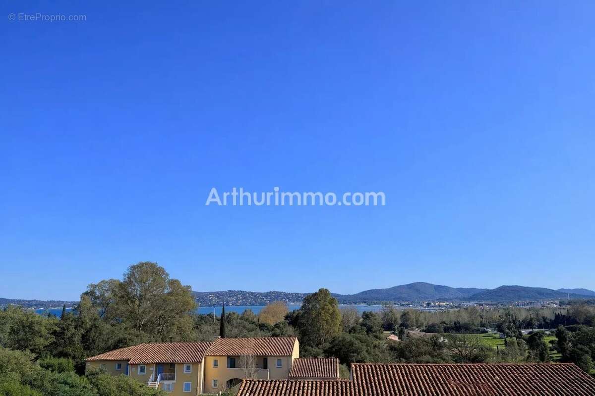 Appartement à GRIMAUD