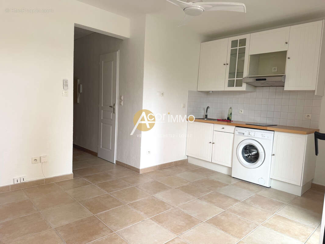 A vendre Studio Saint Mandrier, le Pin Rolland avec parking privatif et cave - photo 3