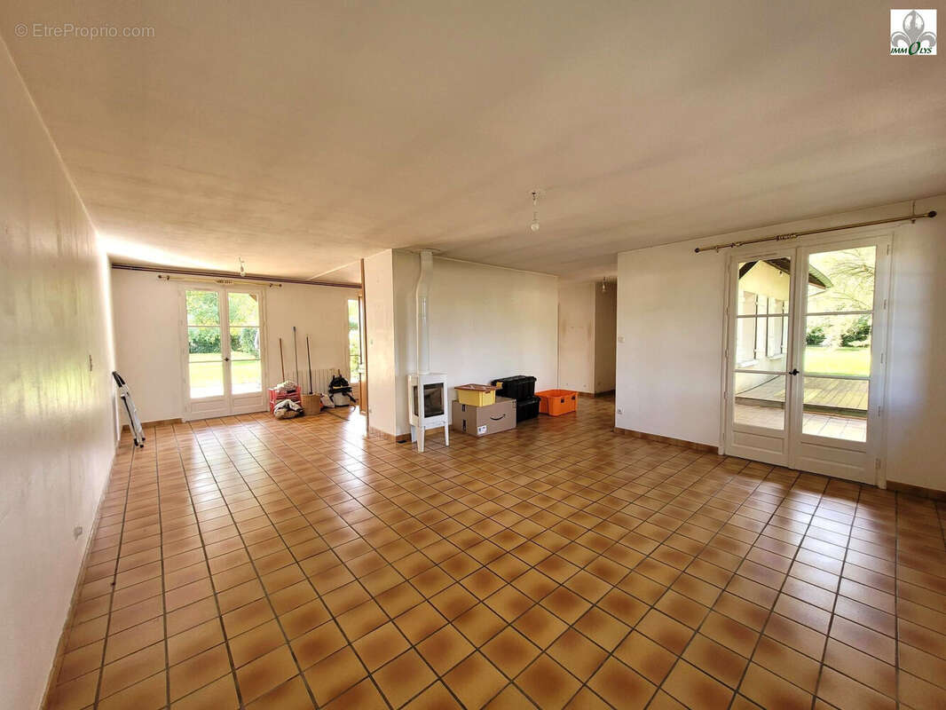 Maison à LA GENETE