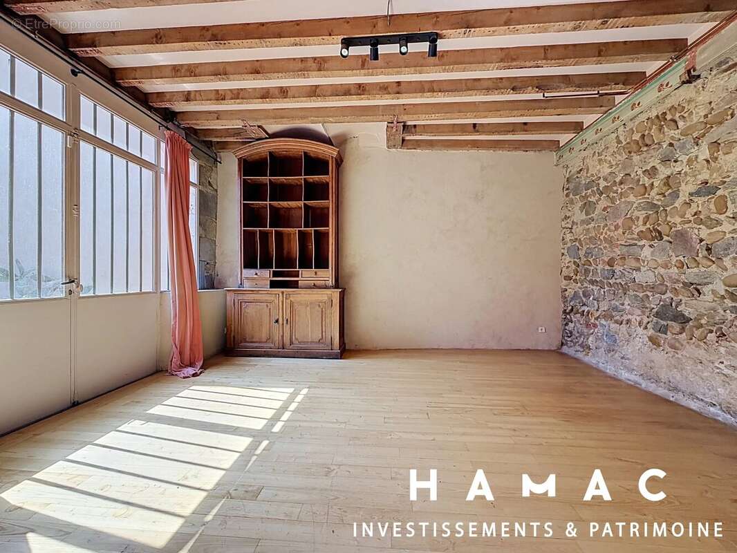 Maison de 260m2 - 1000m2 de terrain - Stationnement - photo 15