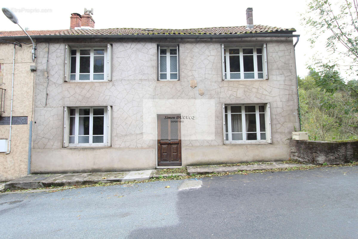 Maison à SAINT-SERNIN-SUR-RANCE