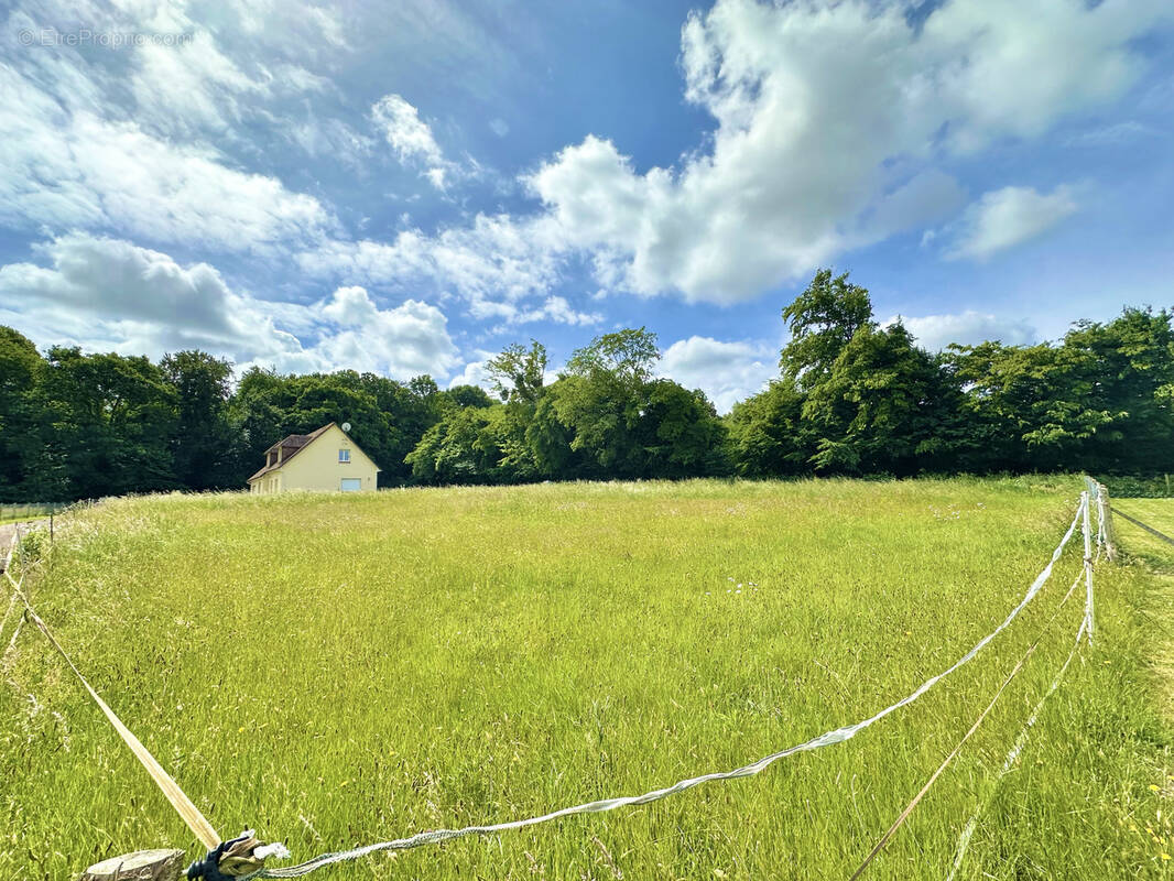 Terrain à CORNEVILLE-SUR-RISLE