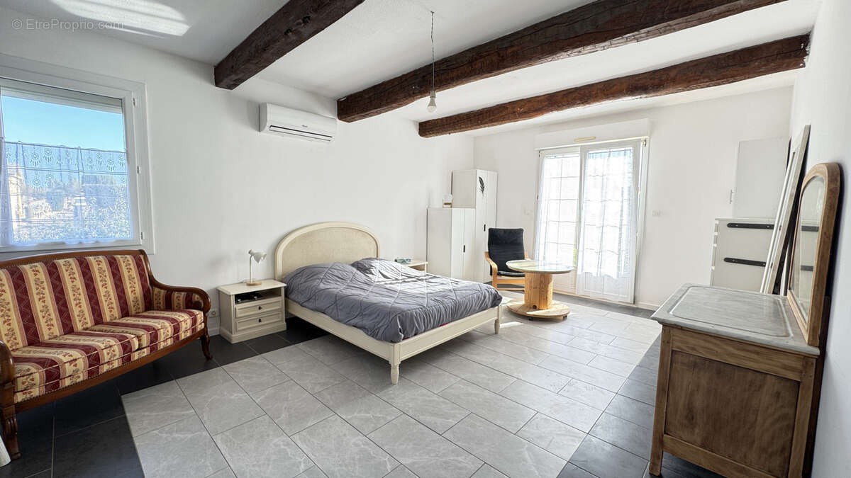 Maison à SAINT-LAURENT-DE-LA-SALANQUE