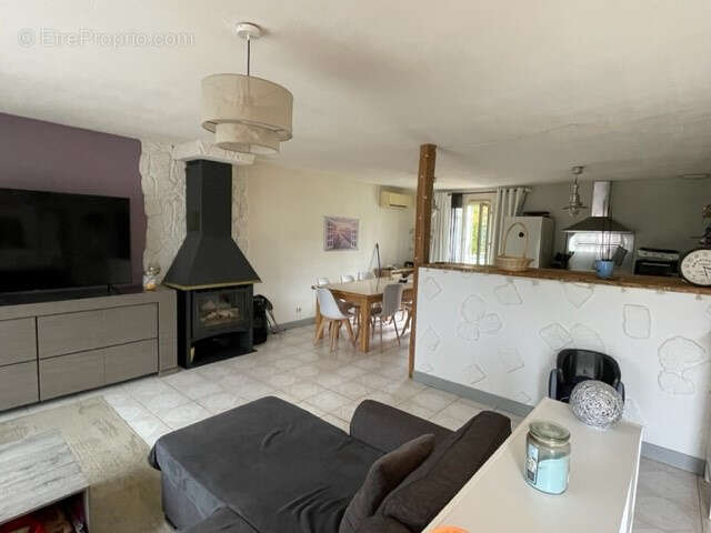 Maison à VARENNES-JARCY