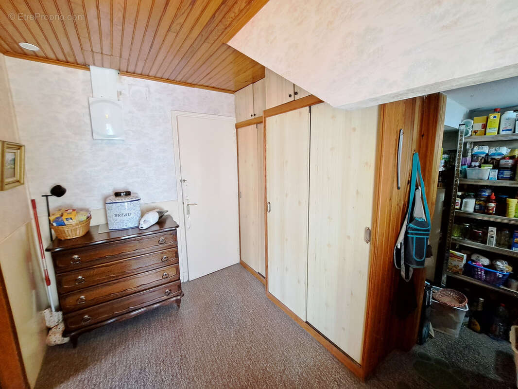 Maison très lumineuse sur un terrain clos de 304m2 avec un garage. - photo 19