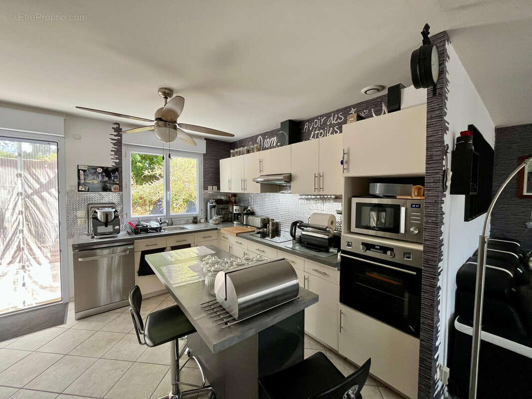 Maison à MONTREUIL-JUIGNE