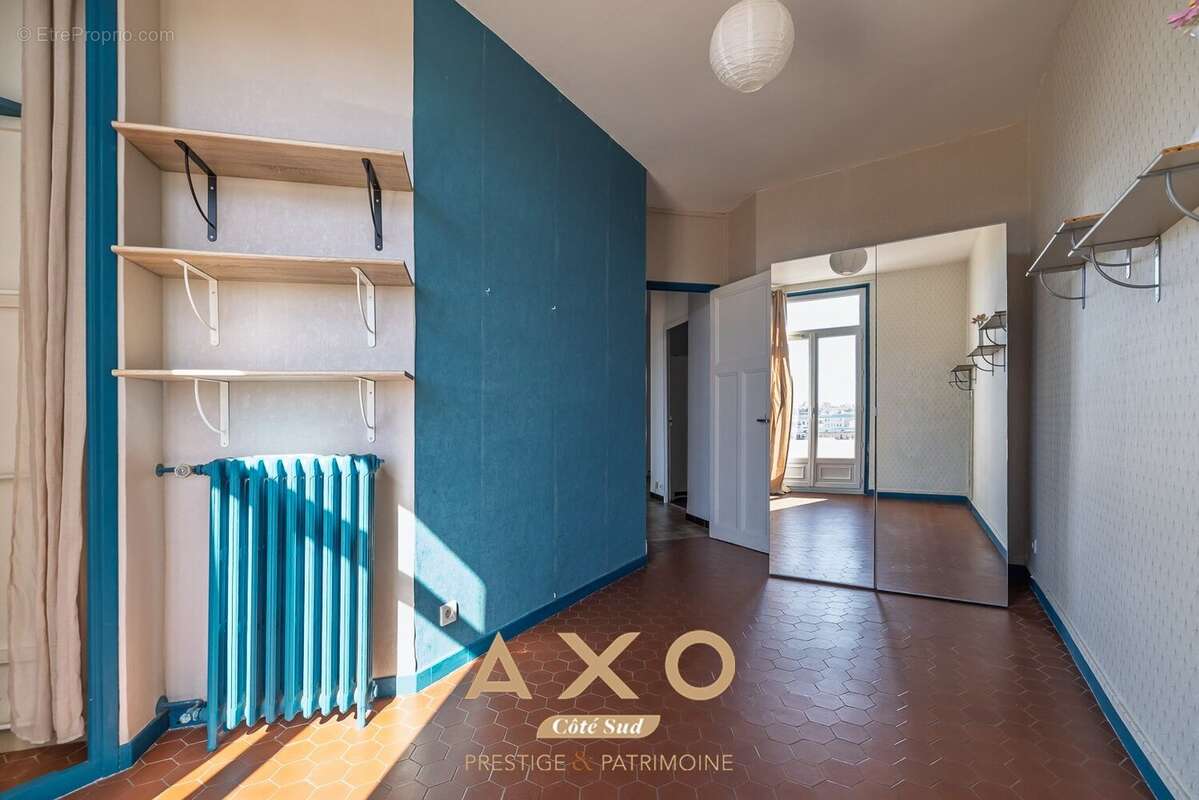 Appartement à MARSEILLE-4E