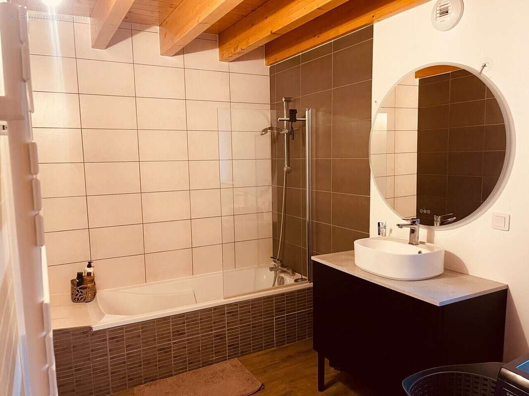 Maison à SAINT-DONAT-SUR-L&#039;HERBASSE