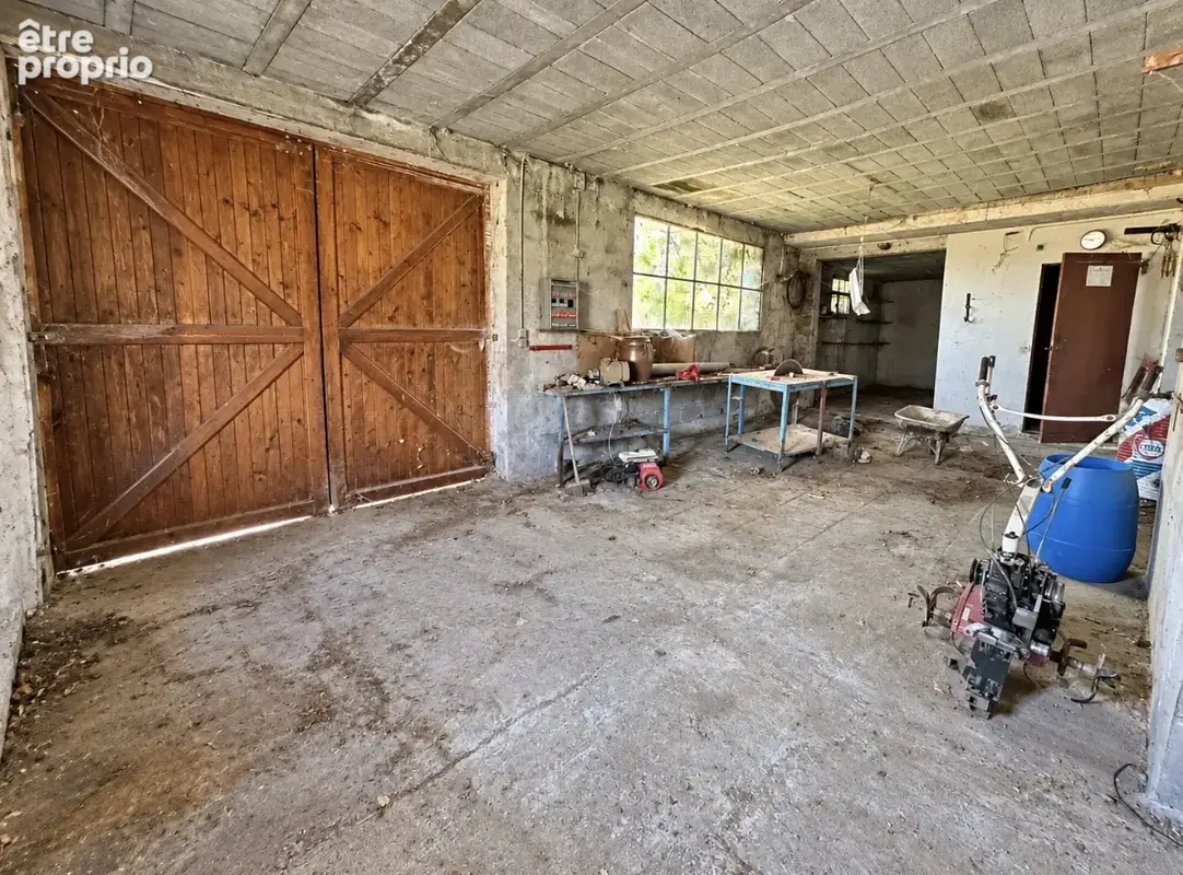 Maison familiale à rénover - 10 Pièces - 1 900 m2 de terrain - photo 15