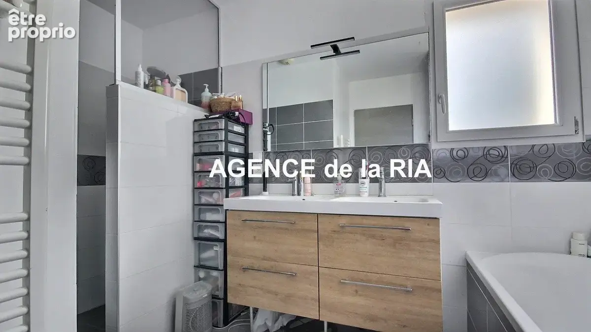 Maison de 2015, 3 chambres et un bureau - photo 6