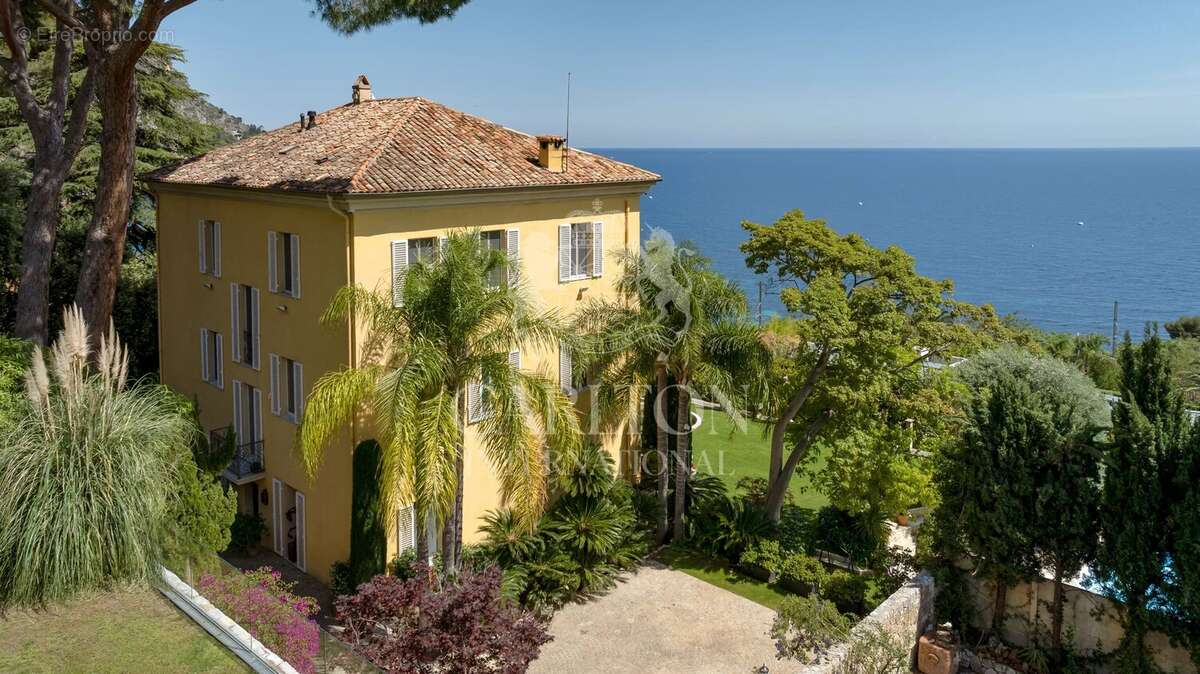 Maison à EZE