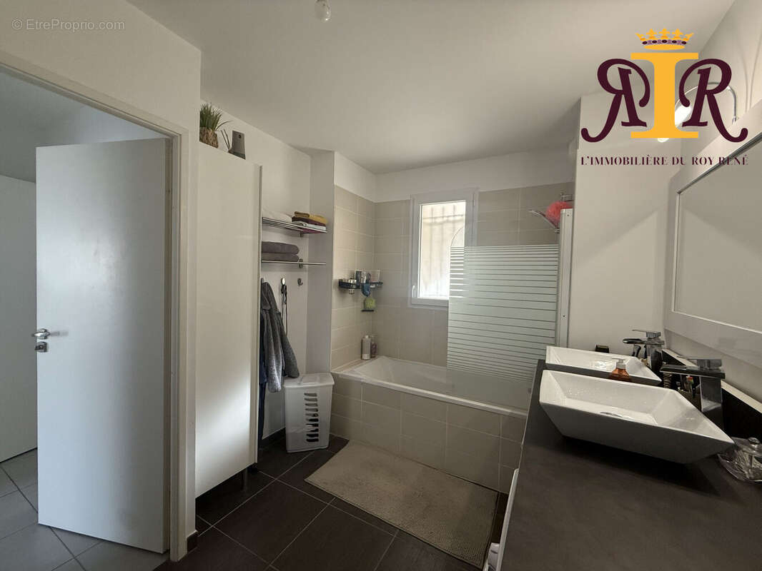 Appartement à LE ROVE