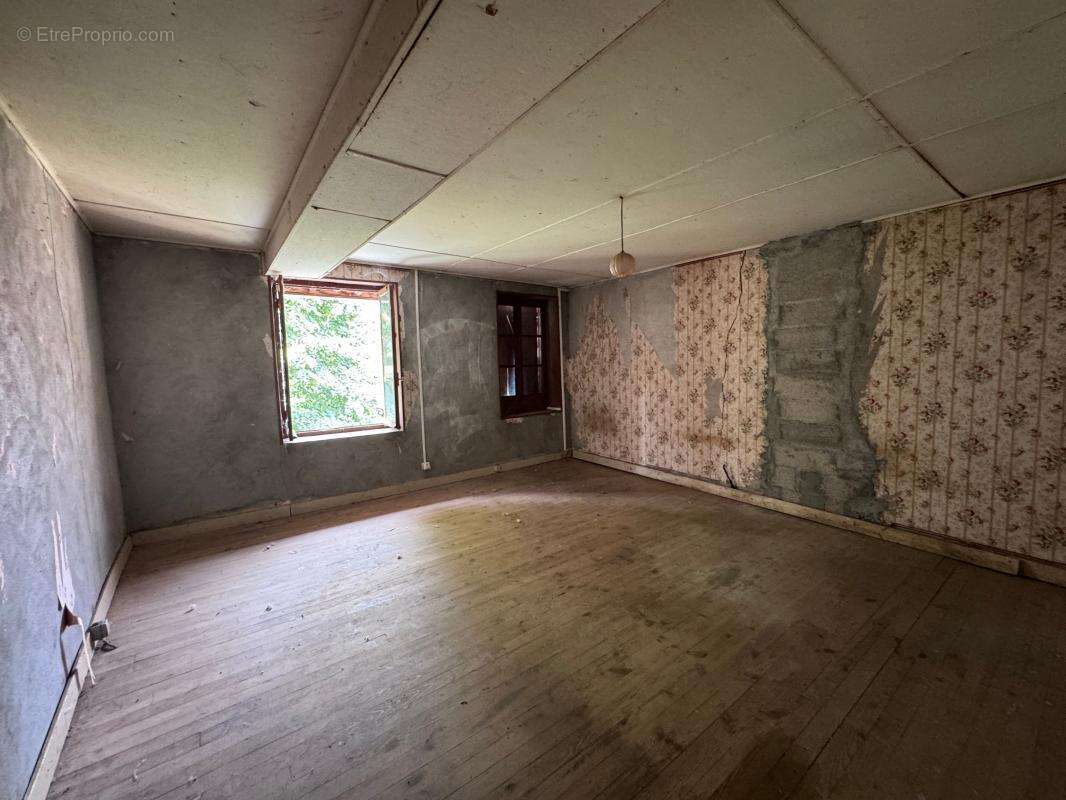 Maison de caractère dauphinoise à fort potentiel à Rénover Divisée en 2 Habitations - photo 7
